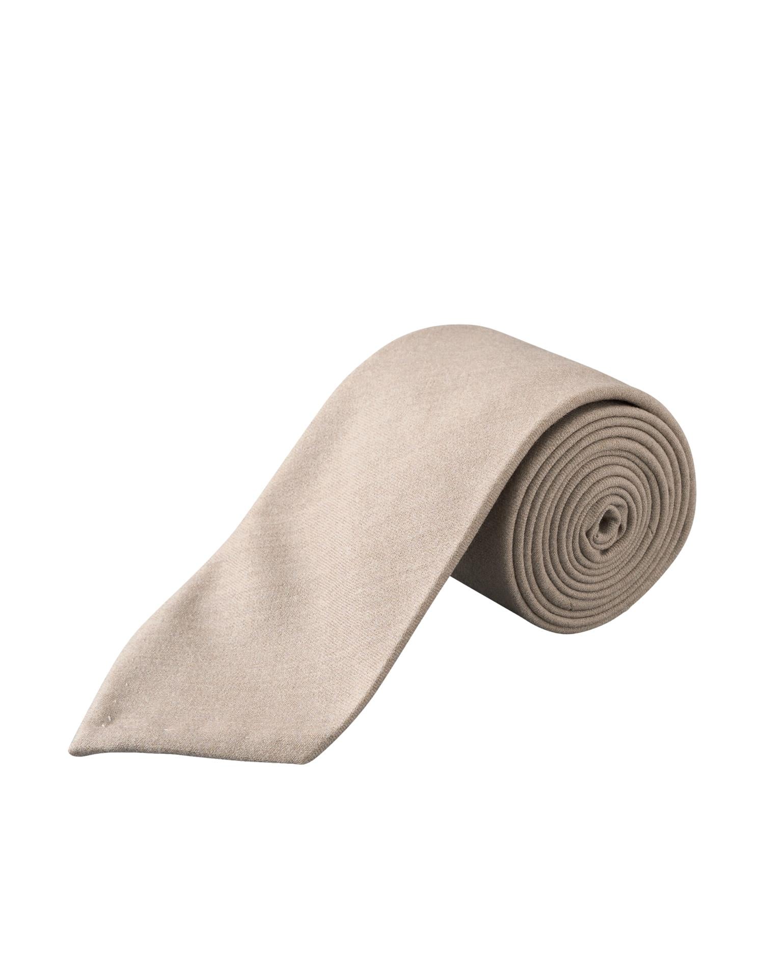 Eton beige slips av ullflanell, klassisk slips i myk tekstur og elegant design, perfekt for formelle anledninger.