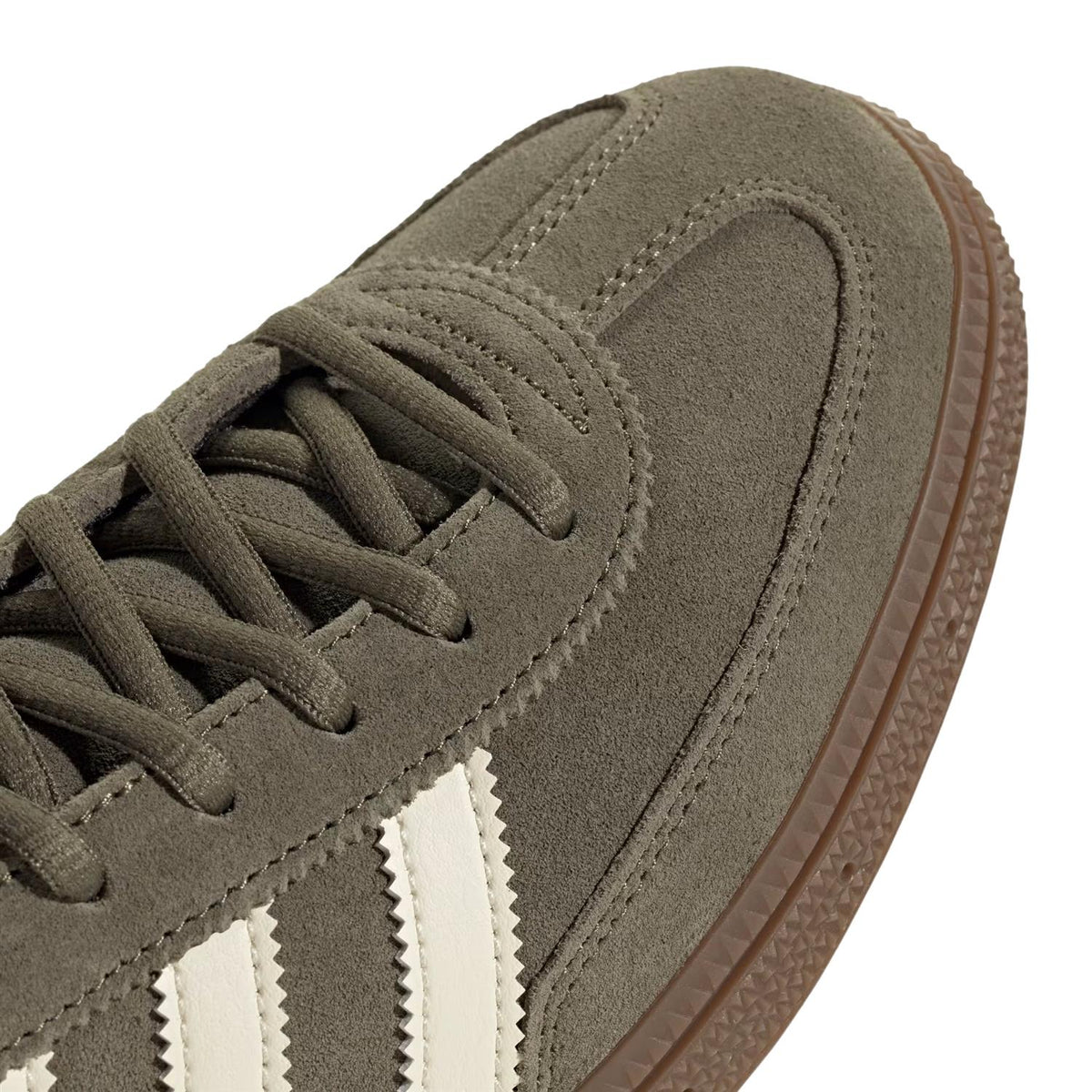Adidas Handball Spezial JR2121 sko i olivenfarge, sportssko med komfortabel passform og sporty design.