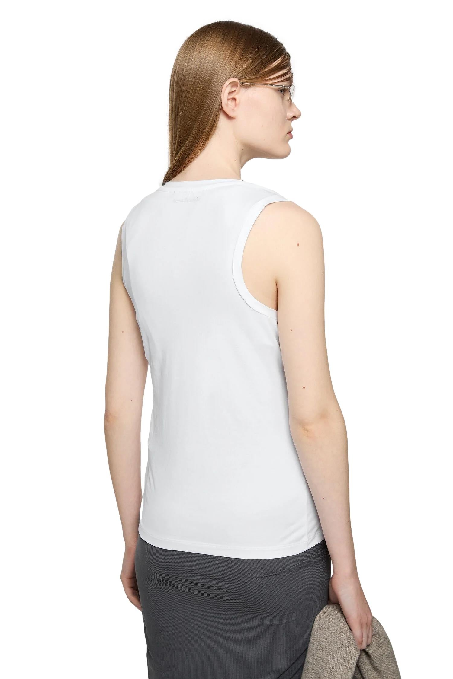 Hvit Acne Jersey singlet med ansiktsprint, lett og komfortabelt tank top for casual bruk.