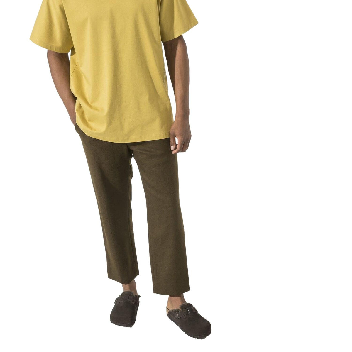 Birkenstock Boston Shearling Narrow mocca skinnsko i brun med pelsfôr, vist fra siden.