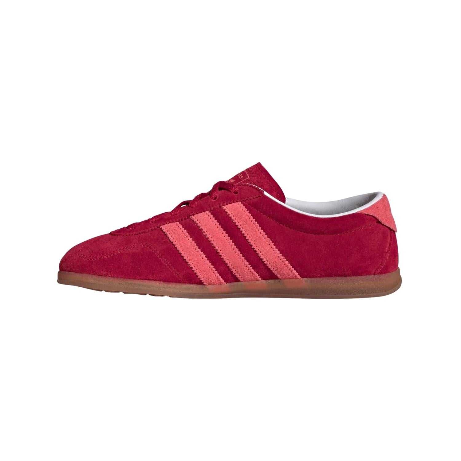 Adidas Gazelle Lo Pro W IH6944 sko i rosa og rød, lave sneakers med lyst design og komfortabel passform.