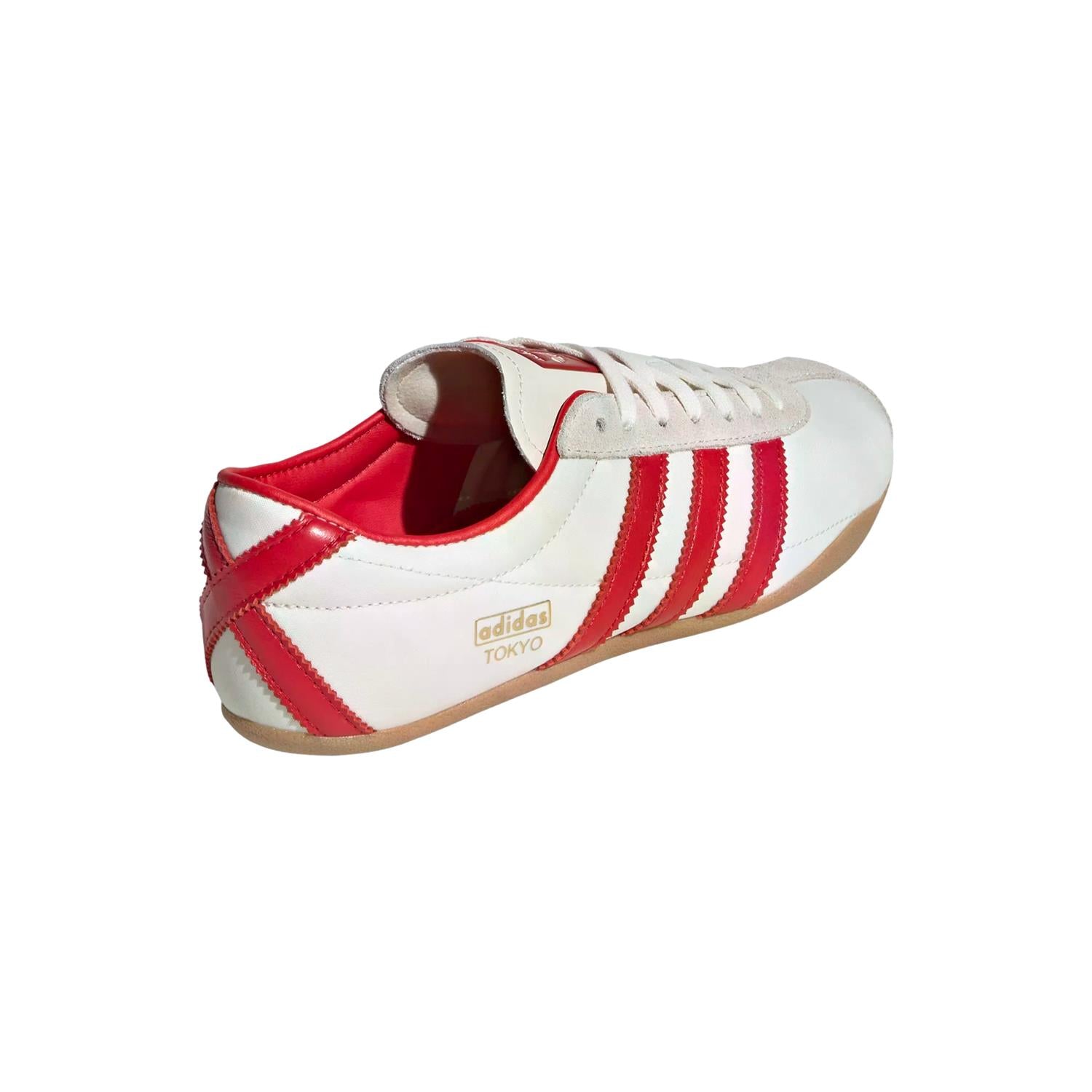 Adidas Tokyo JI3300 sko i hvitt og rødt, sportssko med komfortabel passform og moderne design, vist på bildet.