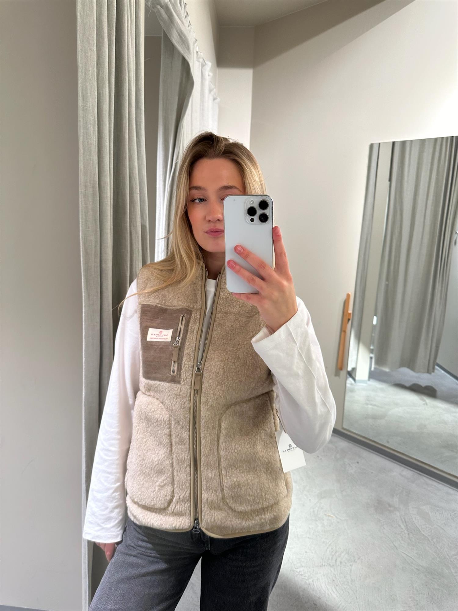 Amundsen Heroes Wool Fleece Vest Womens Vest Beige - modostore.no
