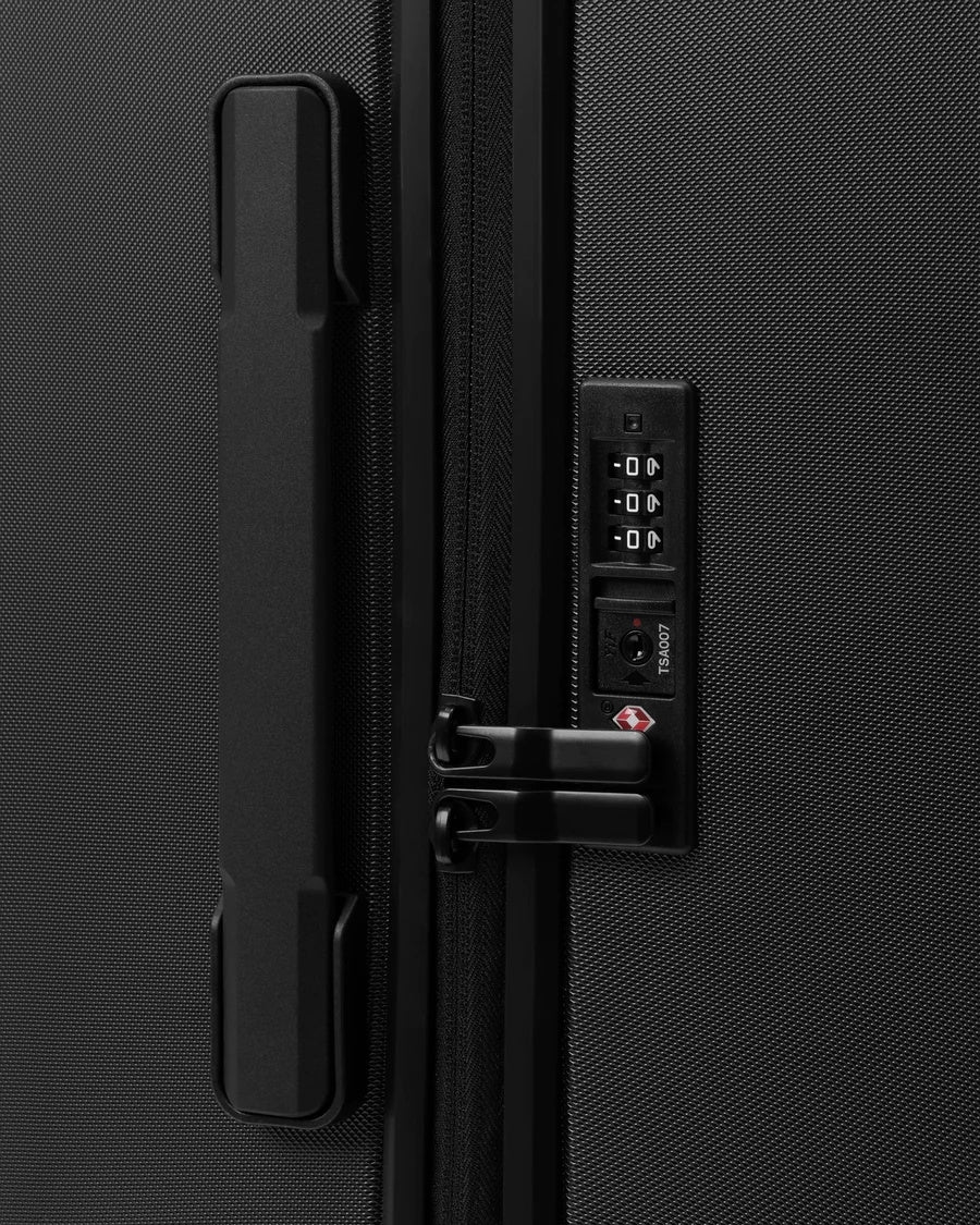 Db Ramverk Check-In Luggage Medium Koffert Sort - modostore.no