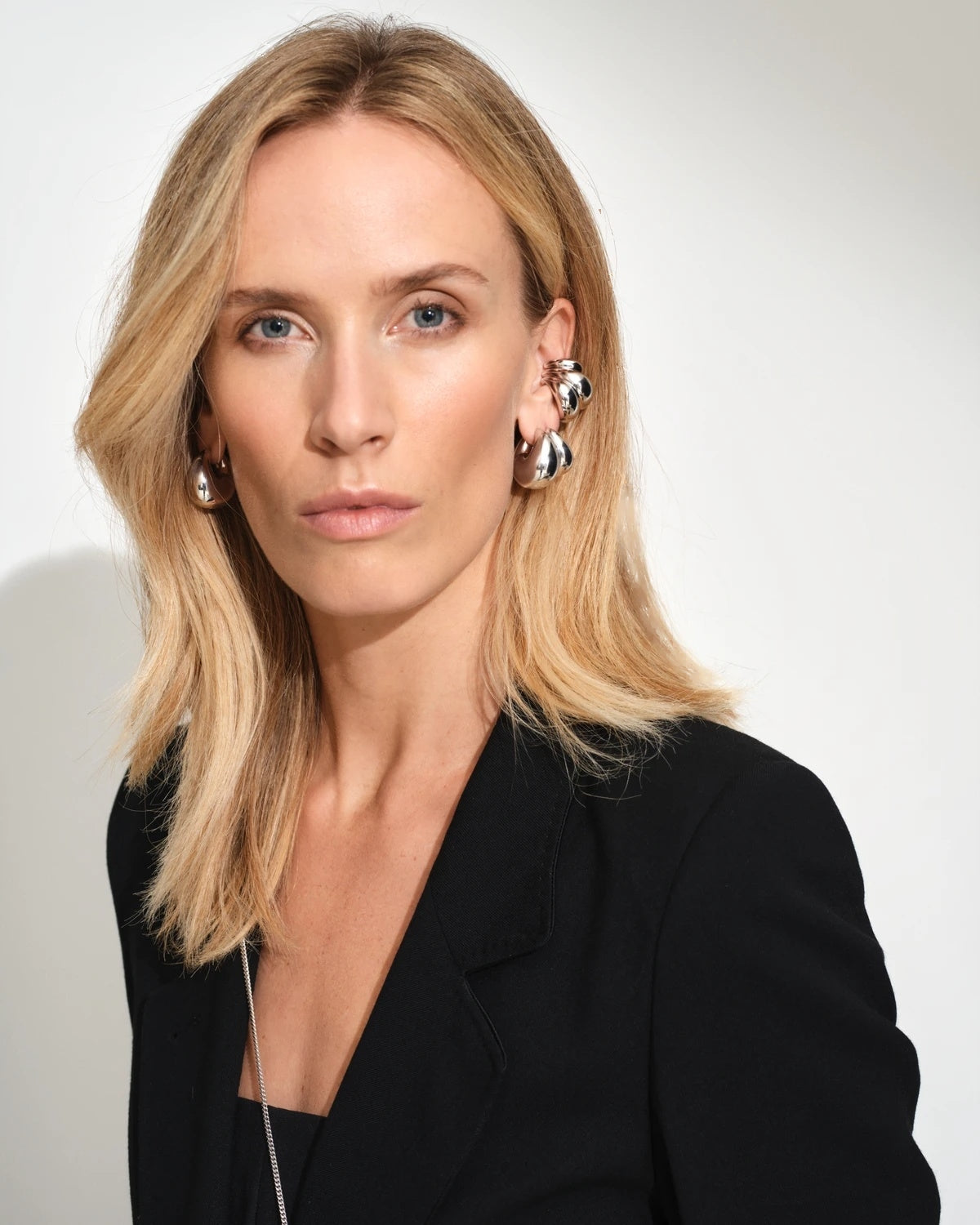 Tom Wood Bao Hoops Large Øredobber Sølv - modostore.no