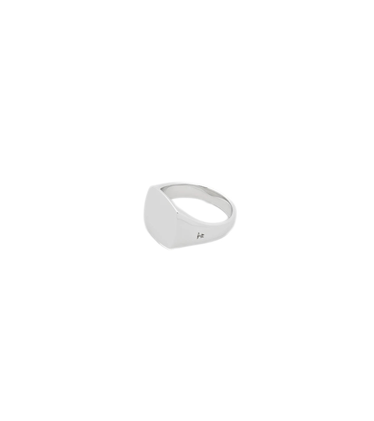 Tom Wood Mini Cushion Ring i sølv, elegant ring med firkantet form, vist på bildet.