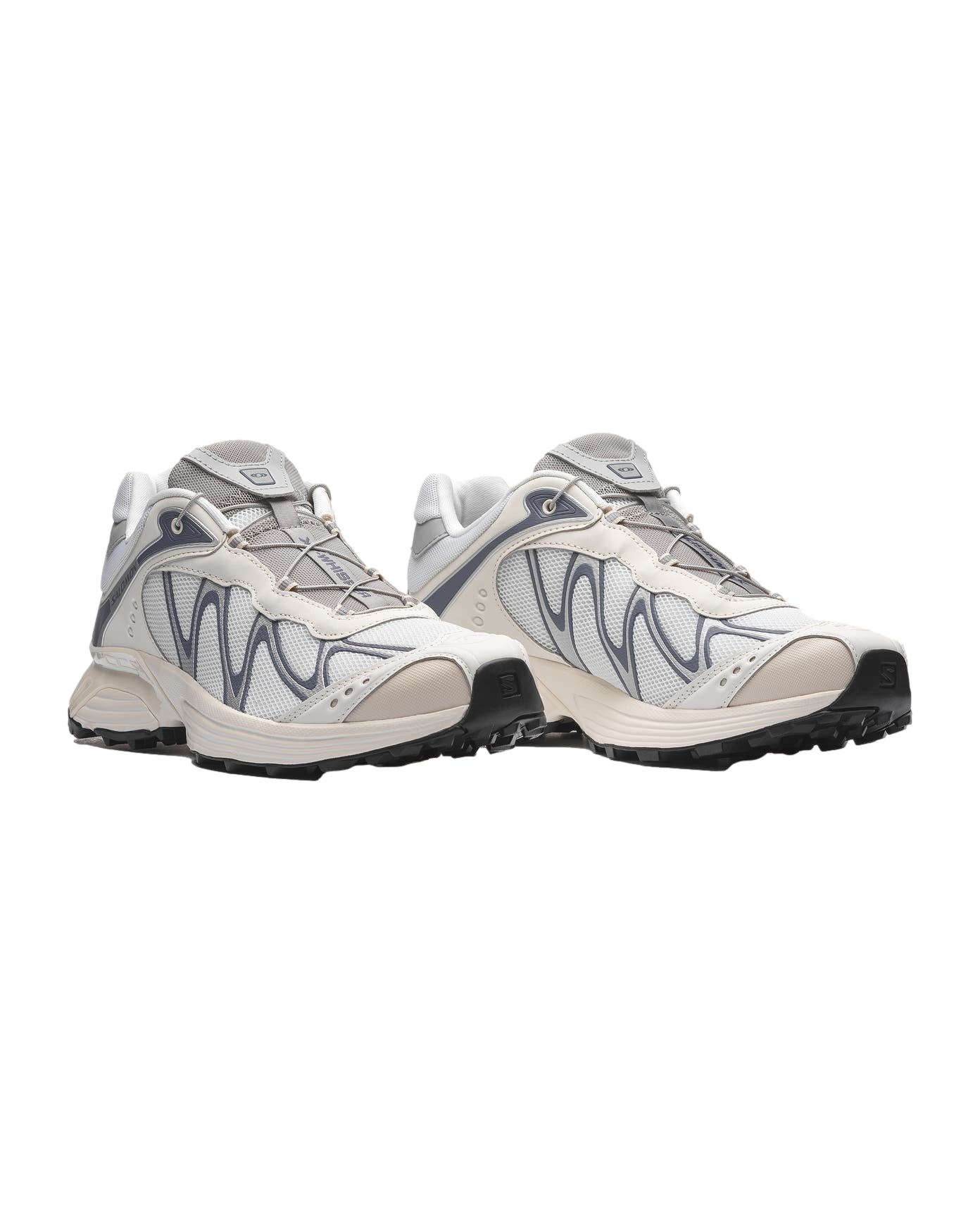 Salomon XT- Whisper sko i hvit, blå og grå, med vanilje-fargede detaljer, vist fra siden.