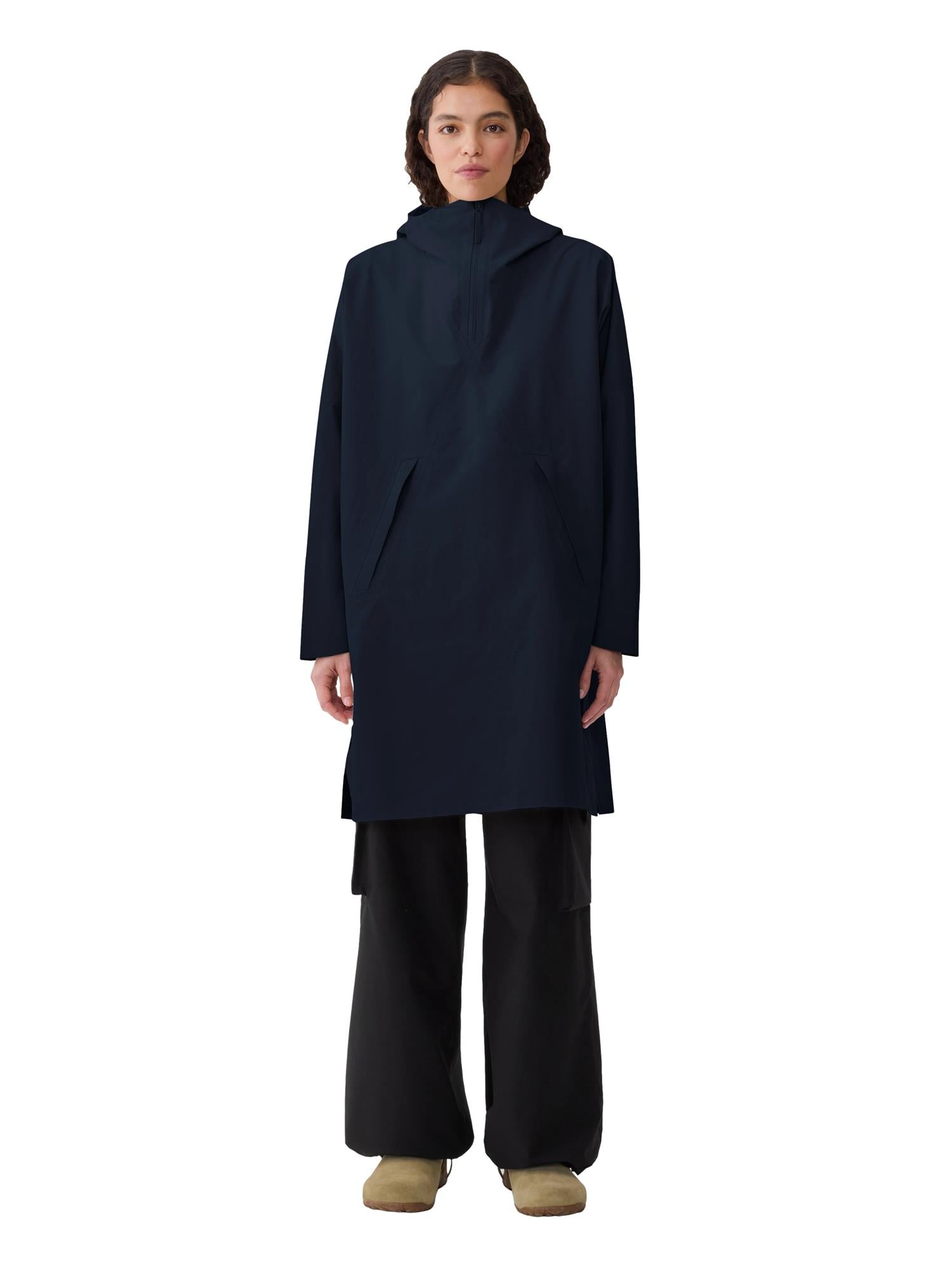 Blæst Aalesund Poncho Dark Navy Jakke Navy - modostore.no