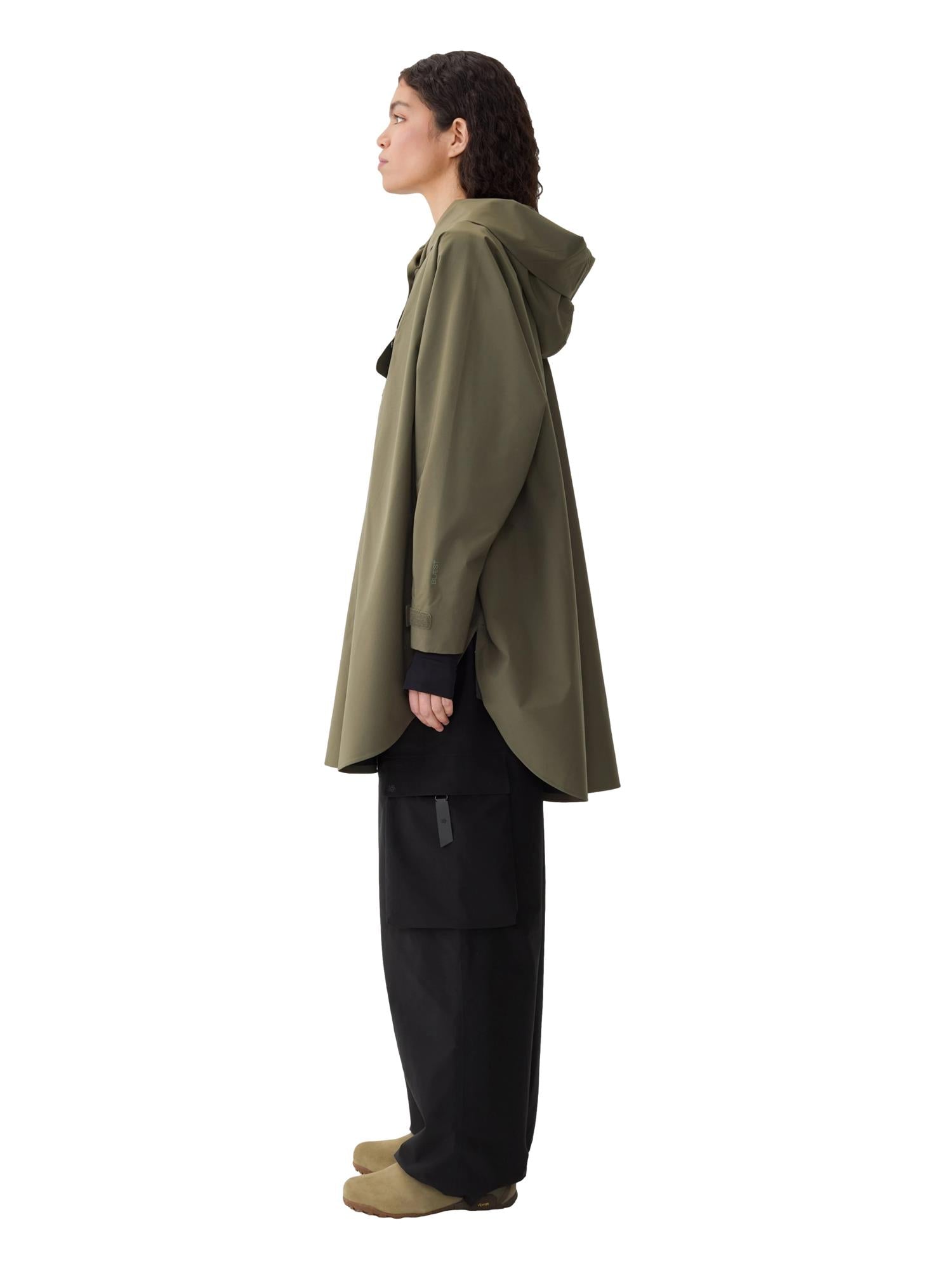 Blæst Bergen Poncho Grape Leaf Jakke Oliven - modostore.no