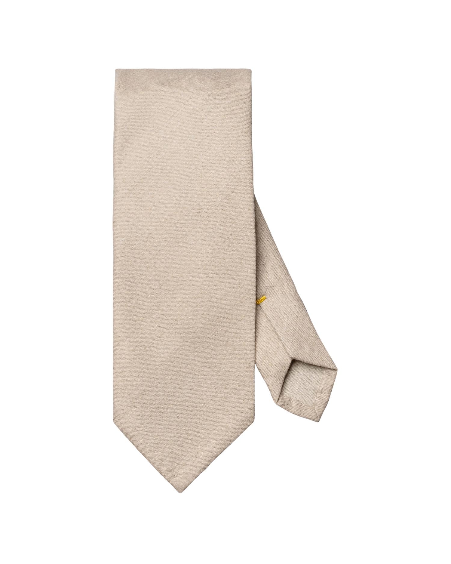 Eton beige slips av ullflanell, klassisk slips i myk og elegant tekstur, perfekt for formelle anledninger.