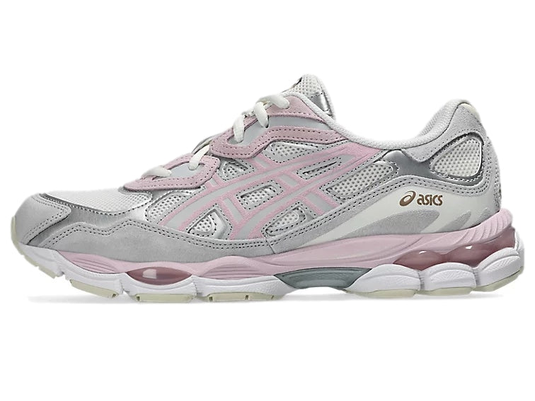 Asics GEL-NYC sko i beige og rosa med syntetisk overdel, komfortabel og stilfull treningssko for kvinner