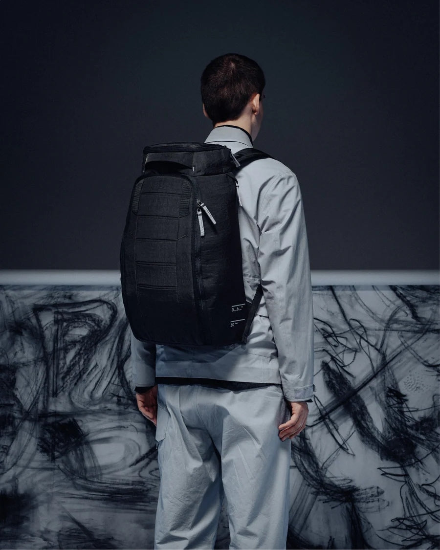 Db Hugger Backpack 30L Charcoal Grey Sekk Koksgrå - modostore.no