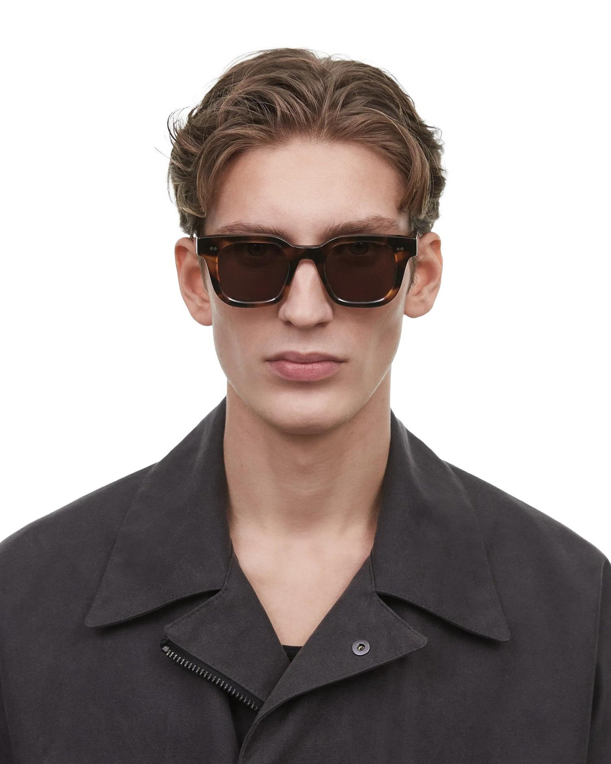 Chimi Eyewear 04 tortoise solbriller i brunmønstret innfatning