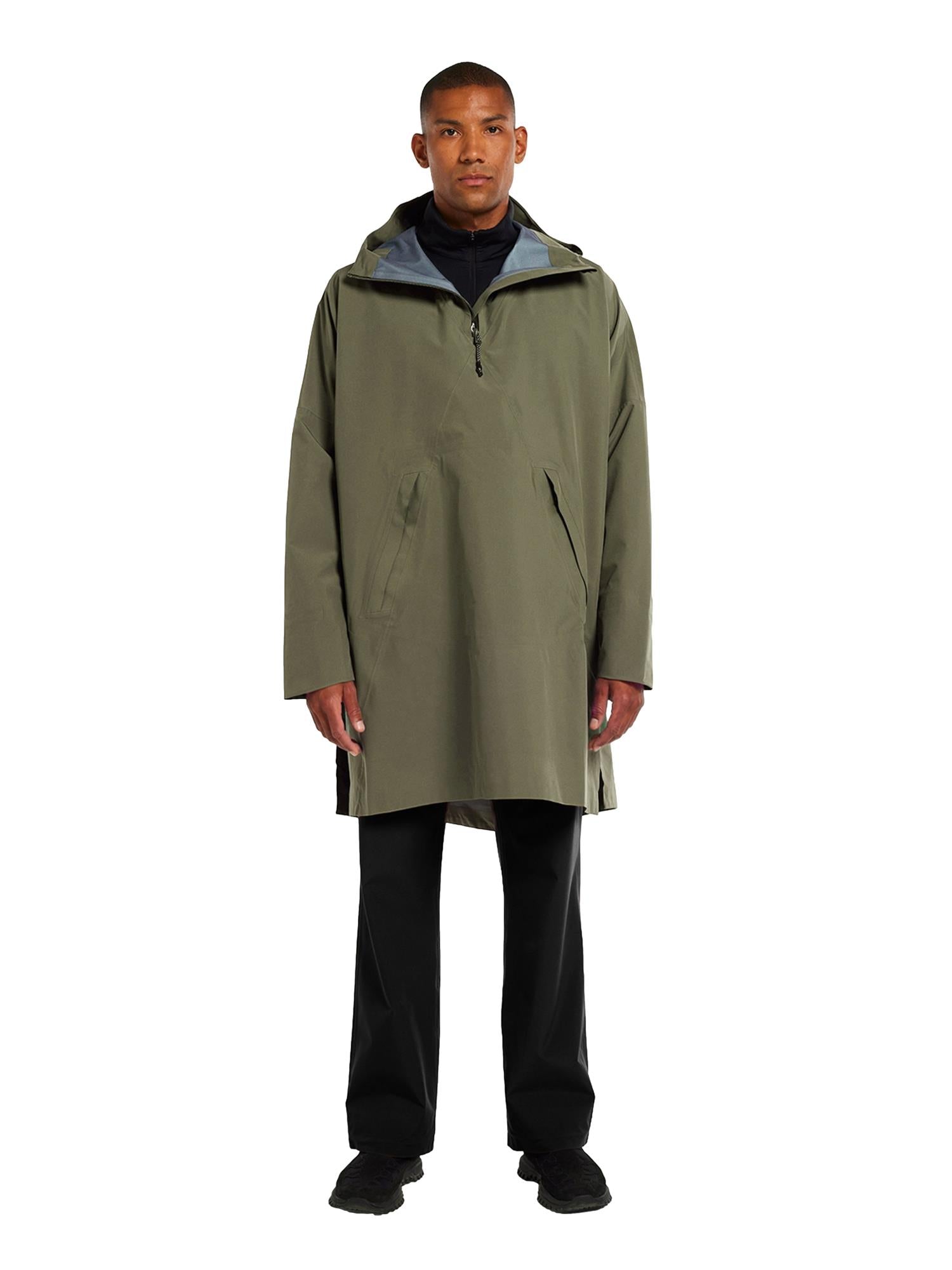 Blæst Aalesund Poncho Grape Leaf Jakke Oliven - modostore.no