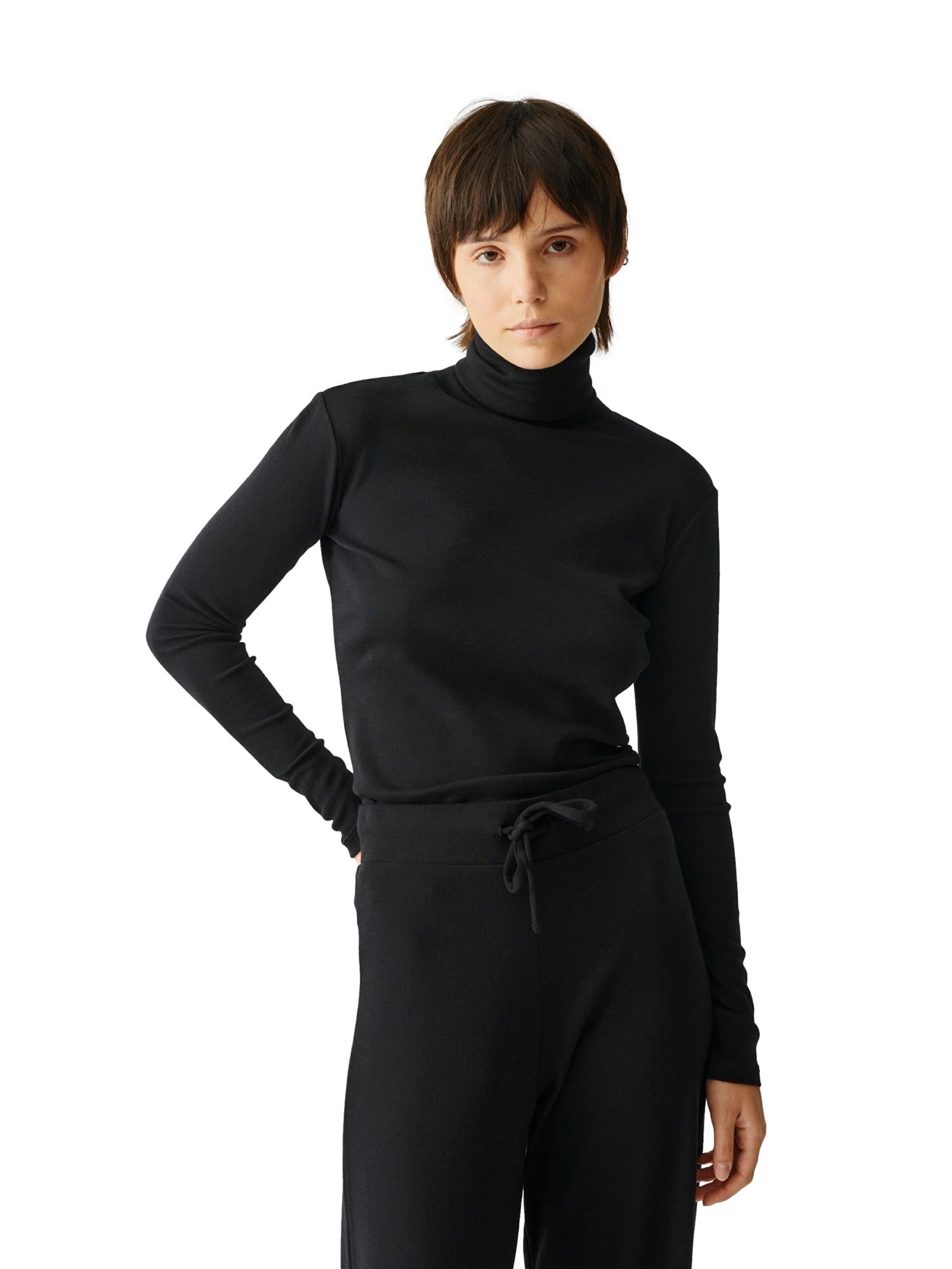 Julie Josephine Camilla Polo Genser Sort - modostore.no