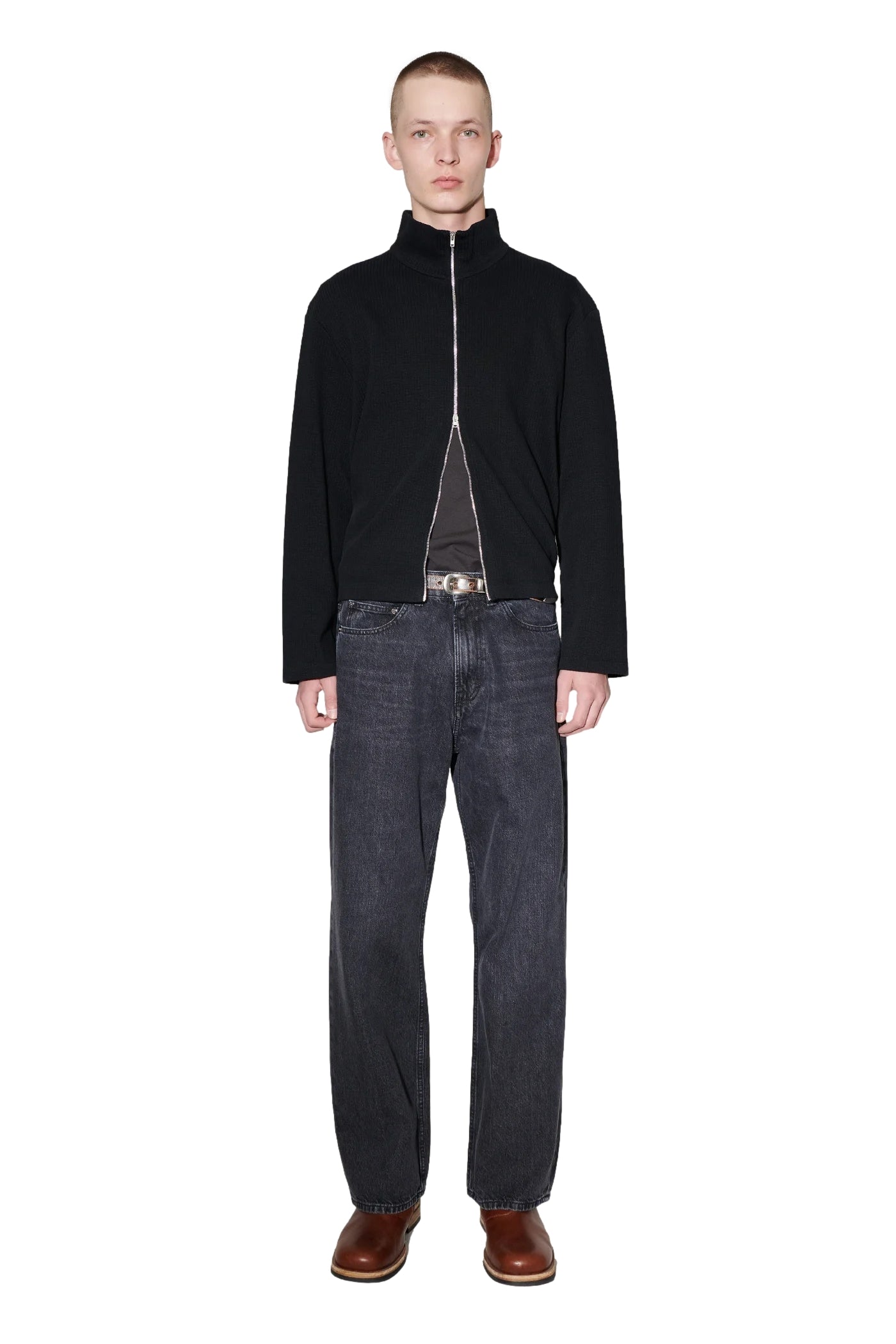 Sort Our Legacy jeans med tredelt kutt, viste slitt, bomullsstoff og klassisk passform, perfekt for en urban stil.