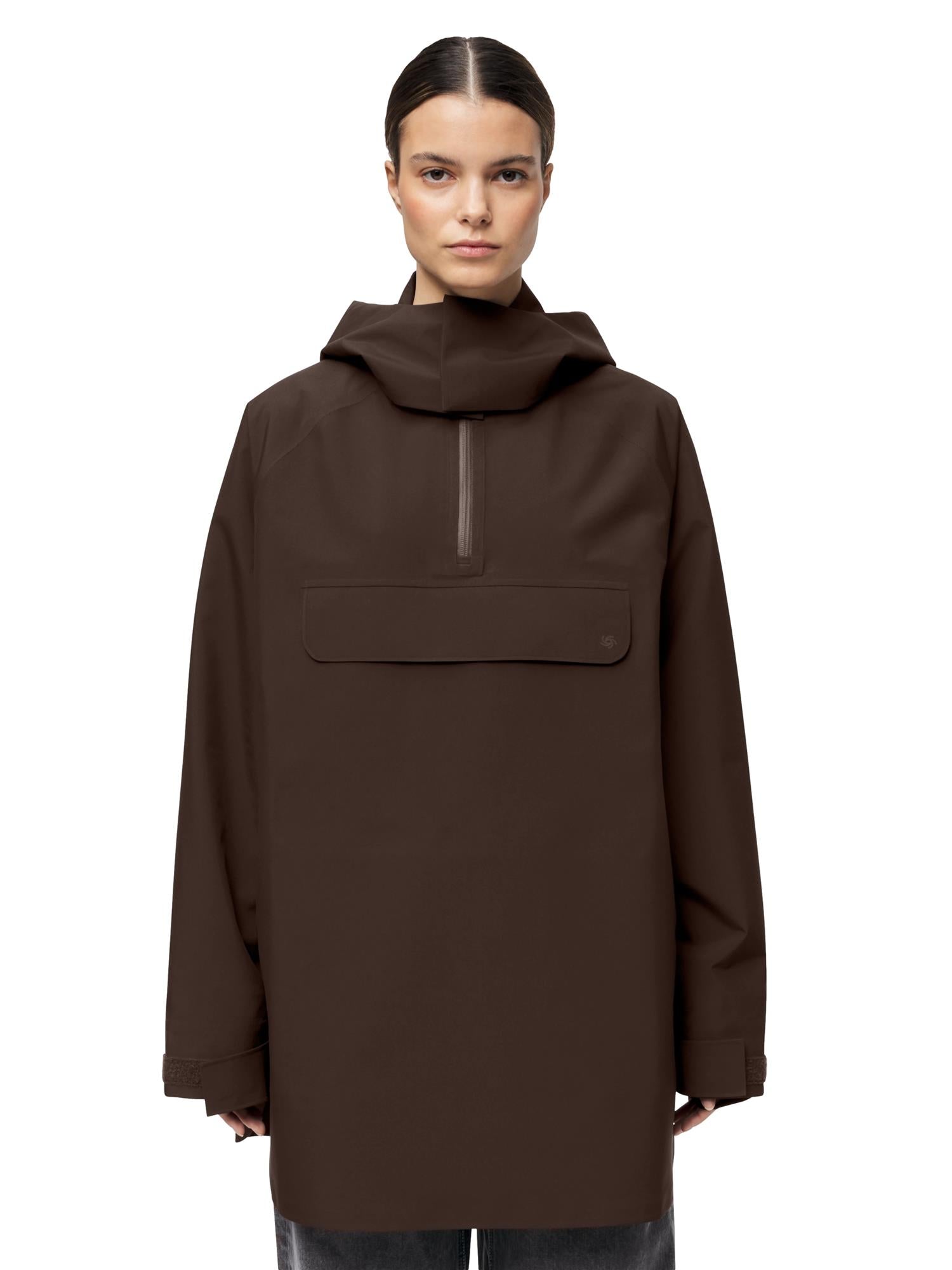 Blæst Voss Poncho Java Jakke Mørkebrun - modostore.no