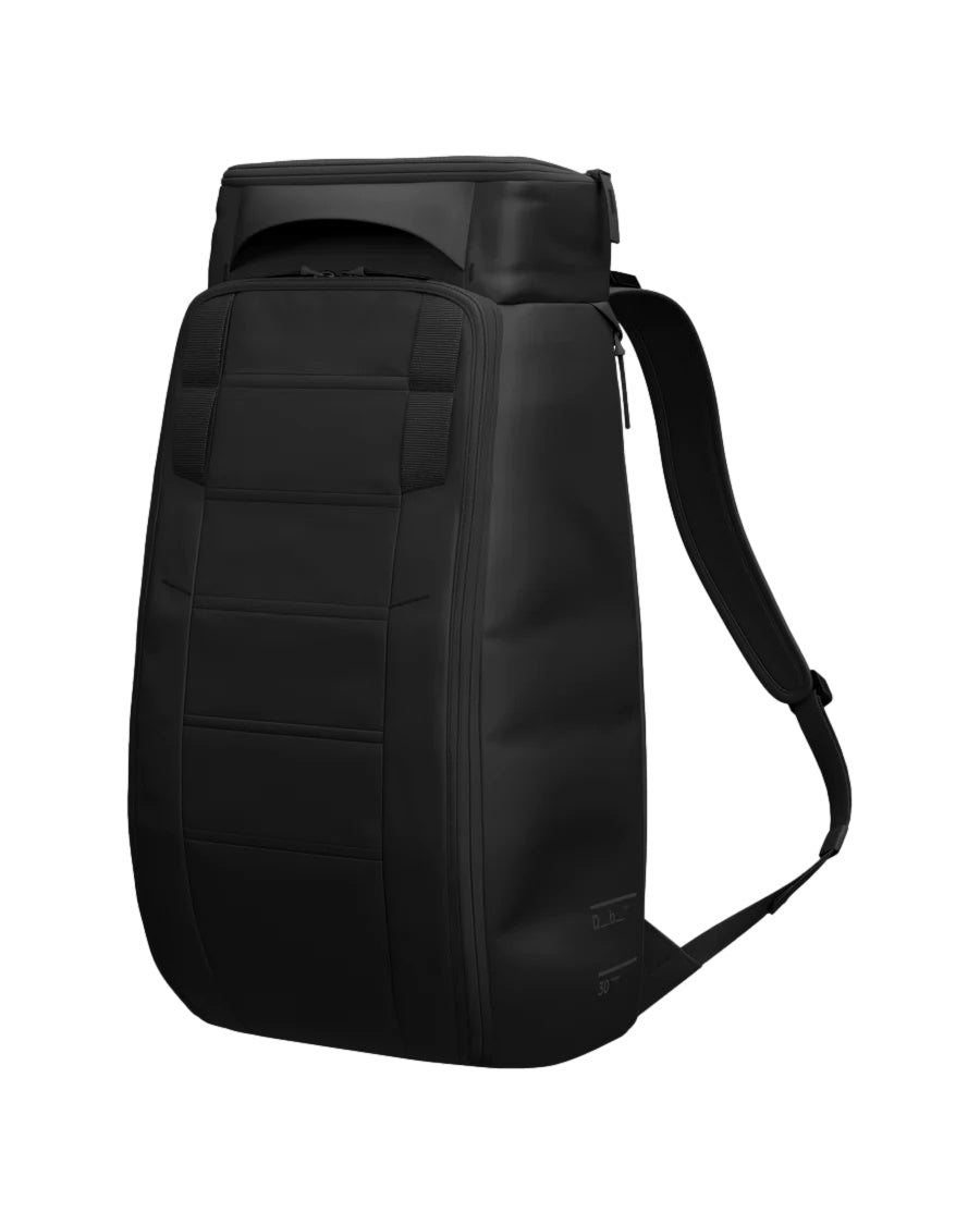 Db Hugger Backpack 30L Black Out Sekk Sort - modostore.no