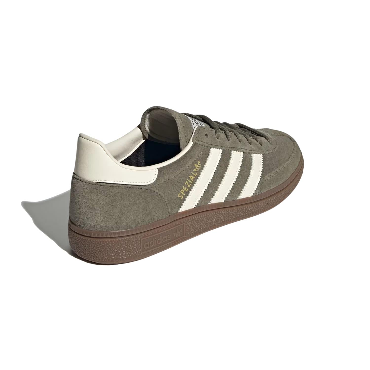 Adidas Handball Spezial JR2121 sko i olivenfarge med komfortabel design og sporty utseende, for ungdoms håndballtrening og spill.