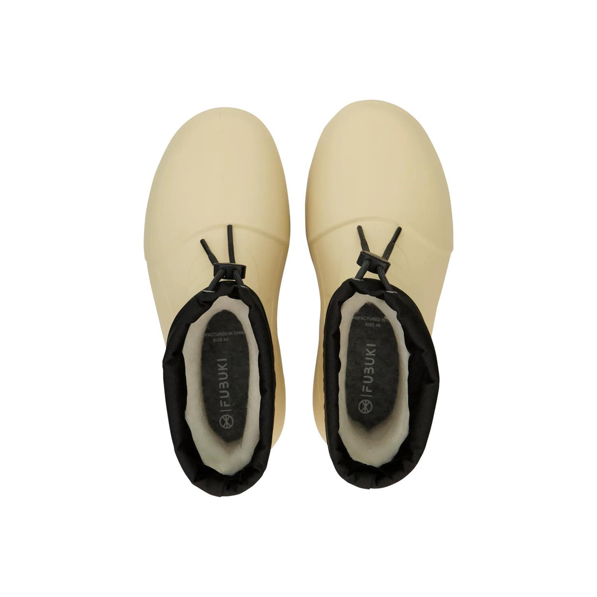 Fubuki NISEKO 3.0 LOW beige sko med komfortabel design og lave profil, vist fra siden.