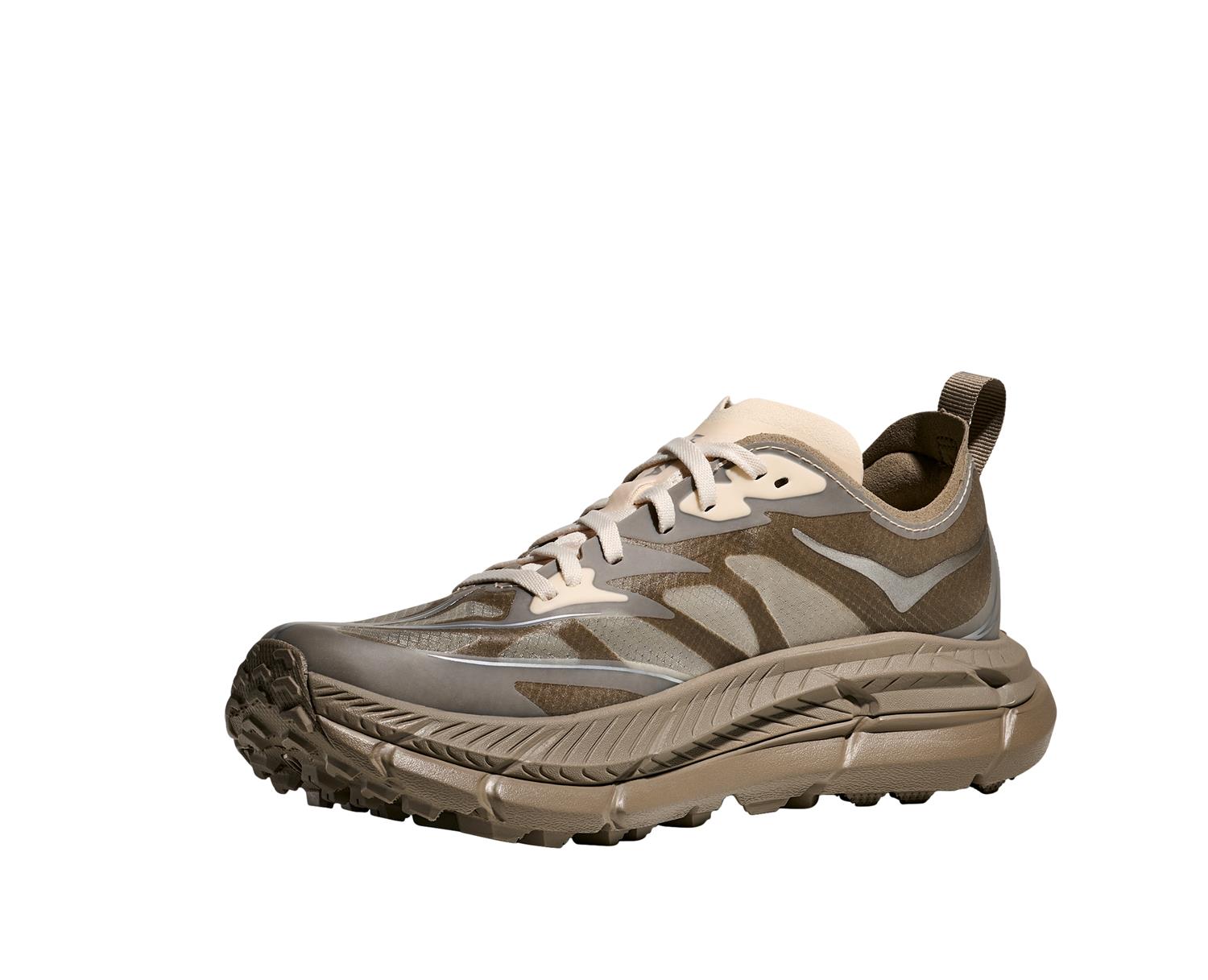 Lysebrune HOKA Mafate Speed 4 Lite TS løpesko med luftige materialer og støttende design, perfekt for utendørs aktiviteter