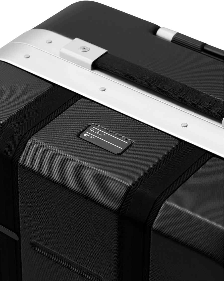 Db Ramverk Pro Check-In Luggage Medium Koffert Sort - modostore.no