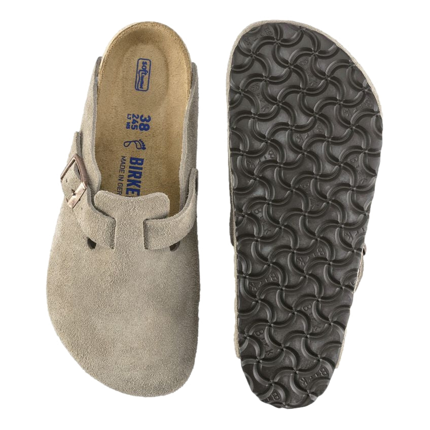 Nærbilde av Birkenstock Boston SFB sko i smal taupe semsket stoff med komfortable design og justerbar rem.