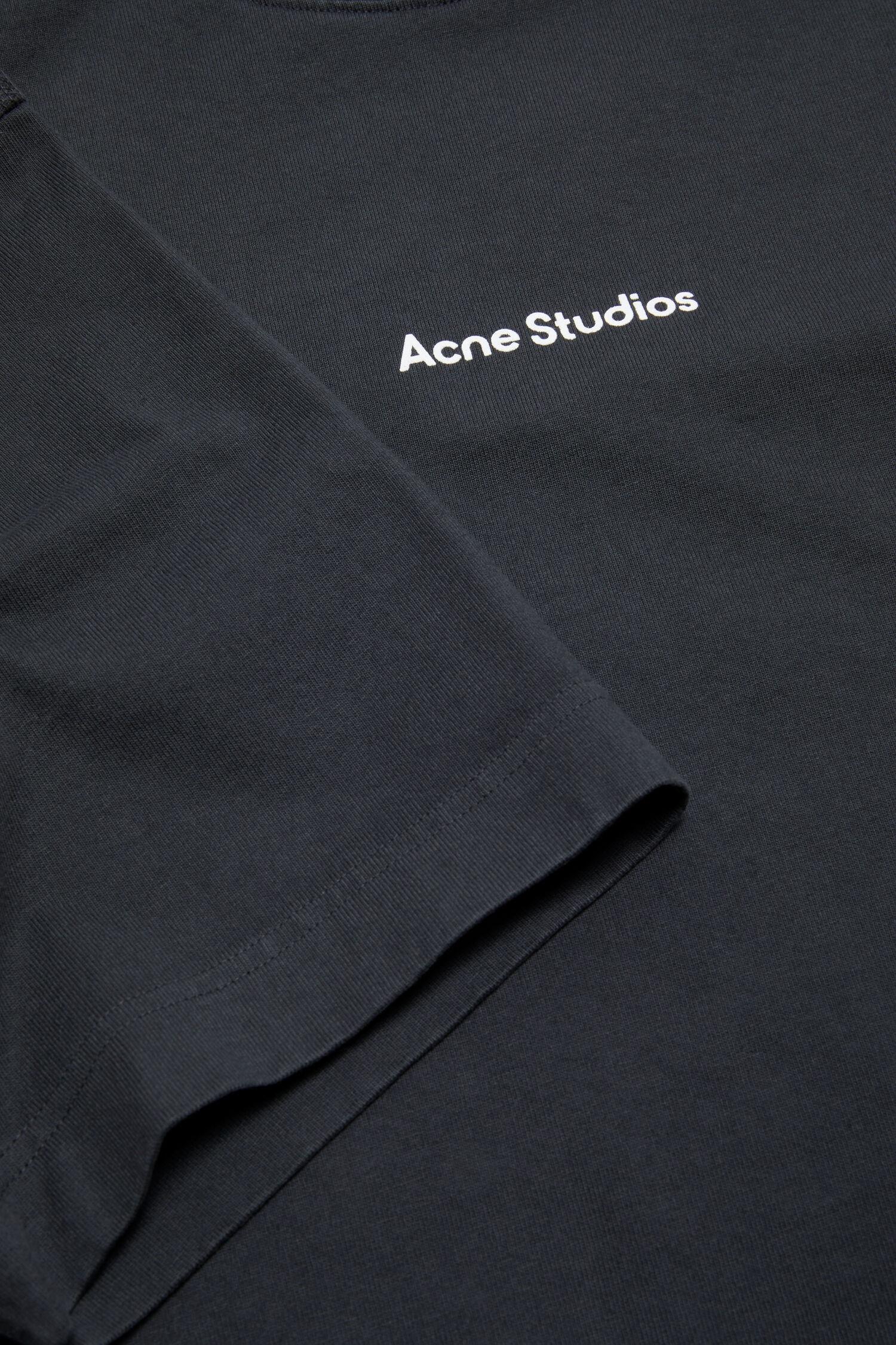 Acne New Logo Tee T-shirt Vasket Sort - modostore.no