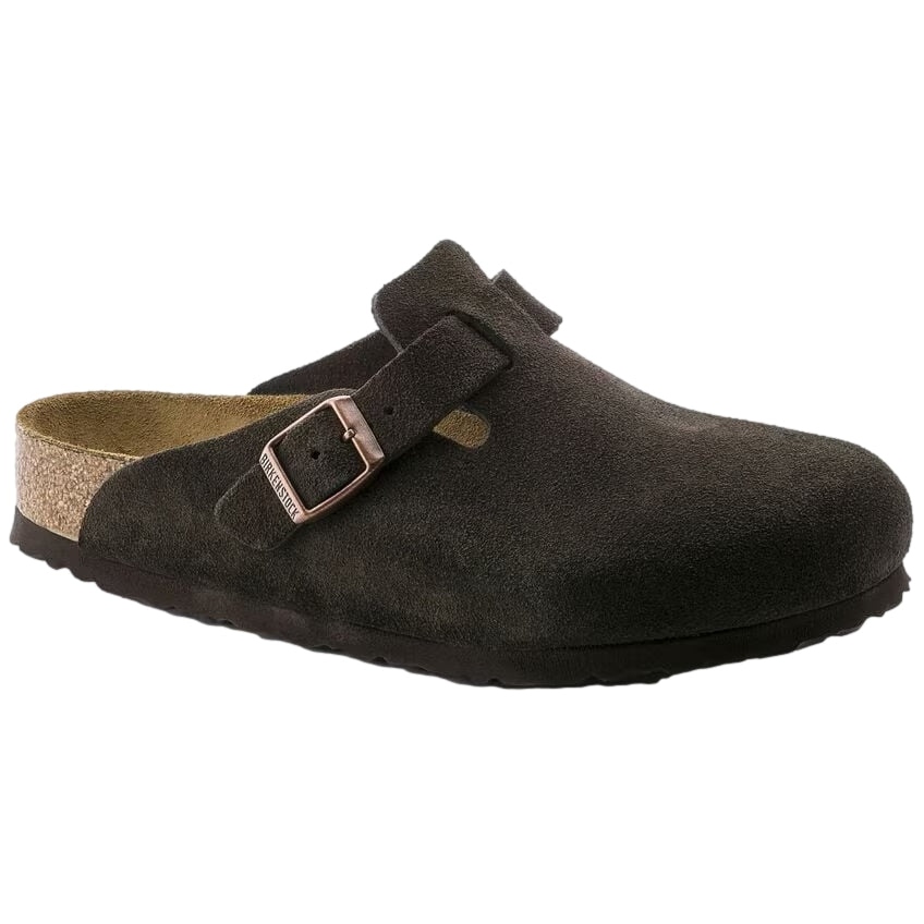 Birkenstock Boston suède mokkasiner i brun med åpne tå og komfortable design, vist fra siden.
