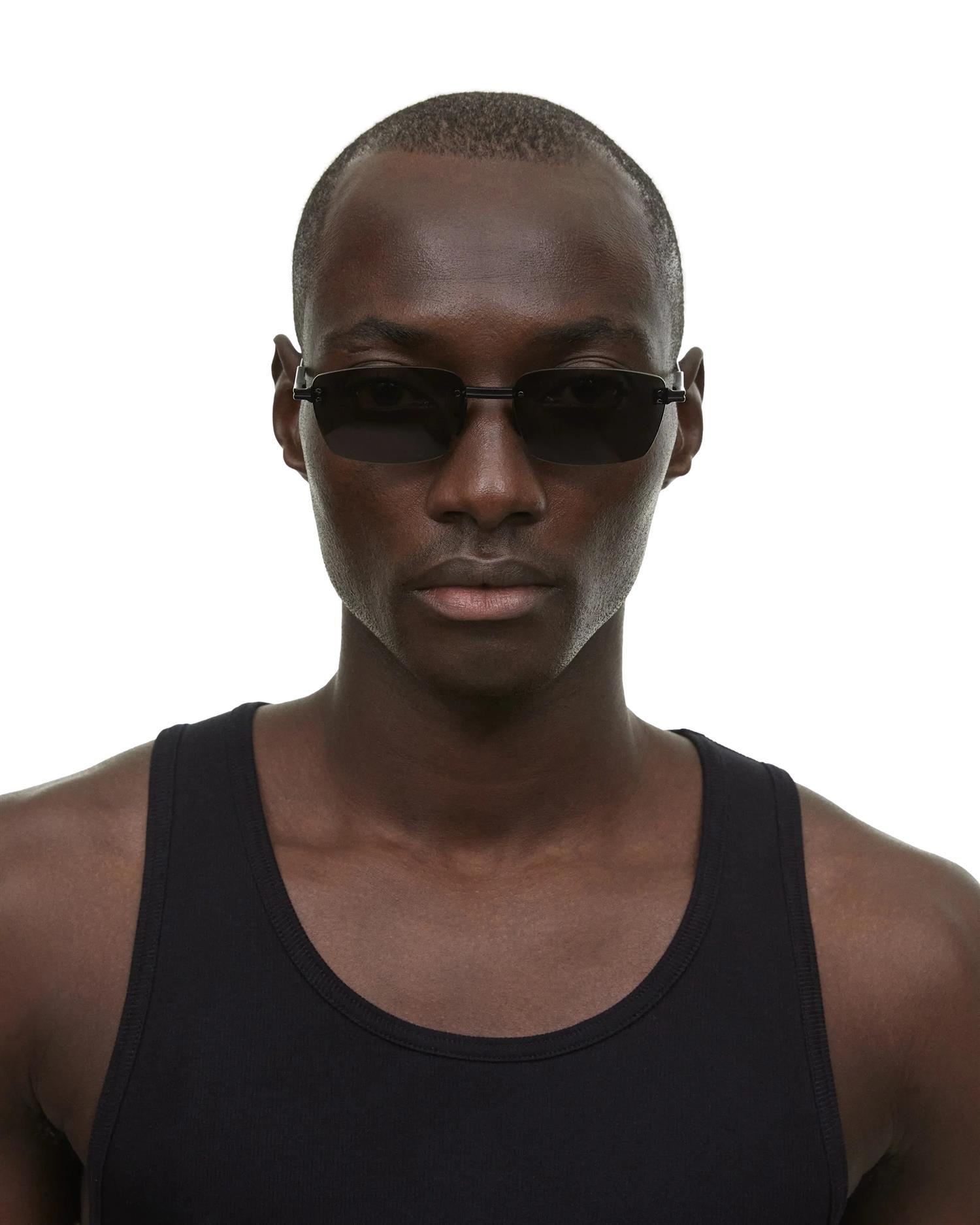 Chimi Eyewear Cubic Solbriller Sort - modostore.no