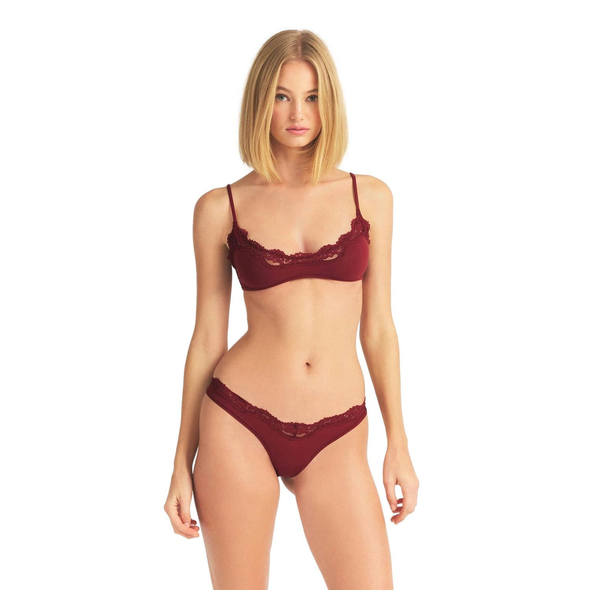 SKIMS Fits Everybody Lace Dipped Thong Merlot Undertøy Vinrød
