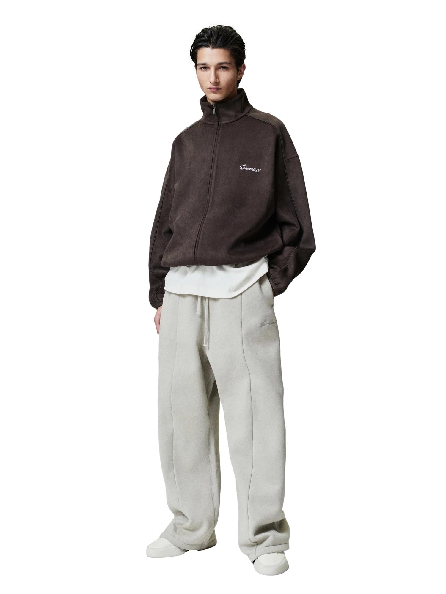 Fear of God Essentials Signature Modern Track Jacket Genser Mørkebrun - modostore.no