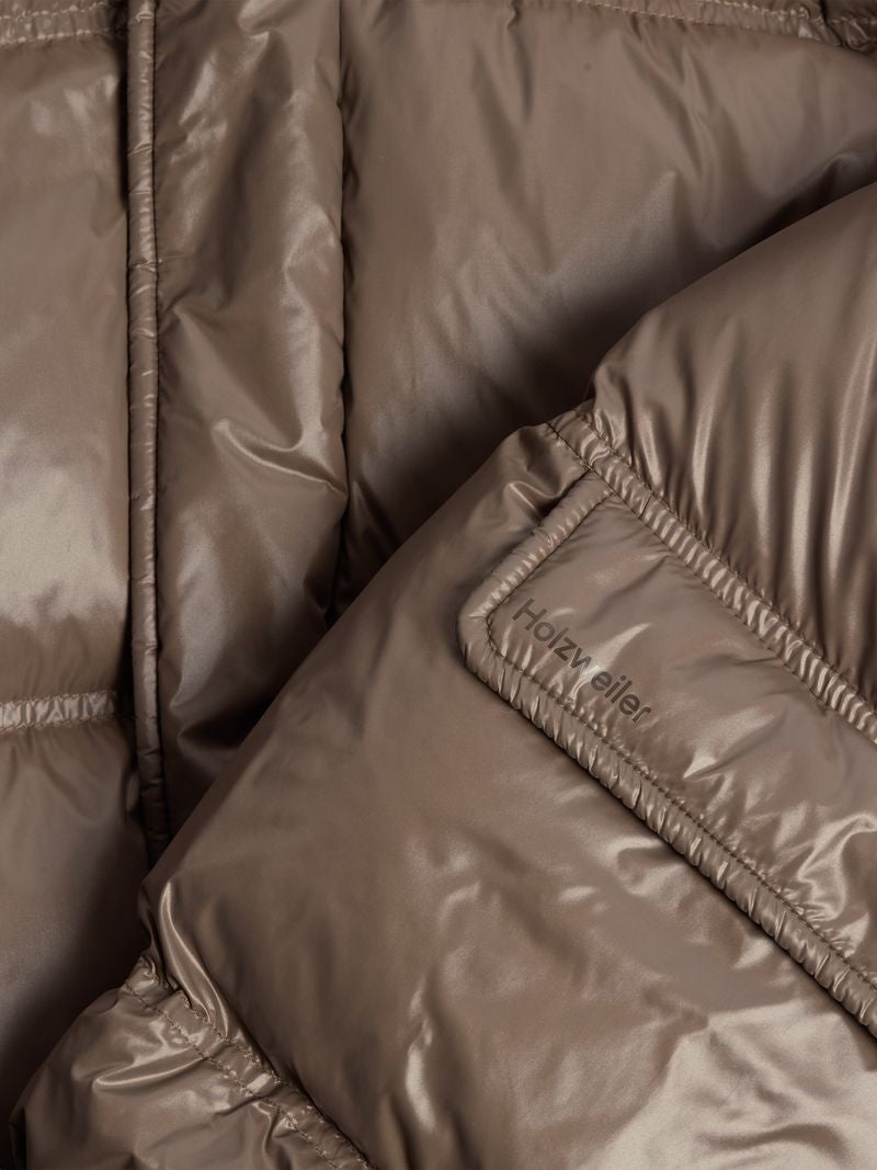 Holzweiler Steilia Short Down Jacket Jakke Brun - modostore.no