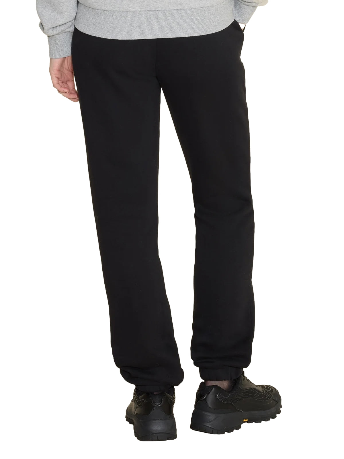 Sort Holzweiler W Regular Trouser bukse med rett passform og klassisk design, vist på modellen.