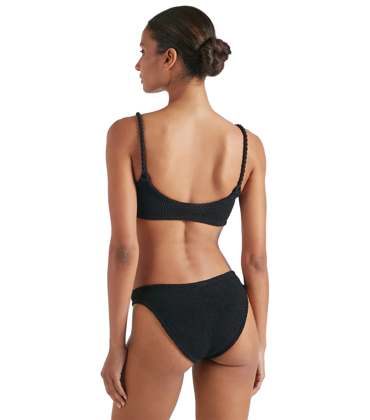 Sort Hunza G Phoebe bikinibikini med glatt, stretchy stoff og bredt skulderstropper, sett på en modell.