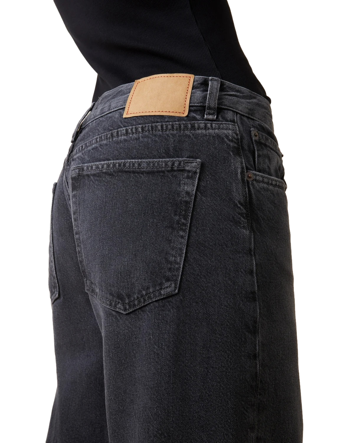 Sort Jeanerica Kyoto vintage jeans i bomull med klassisk passform, synlig med lommer og beltehemper.