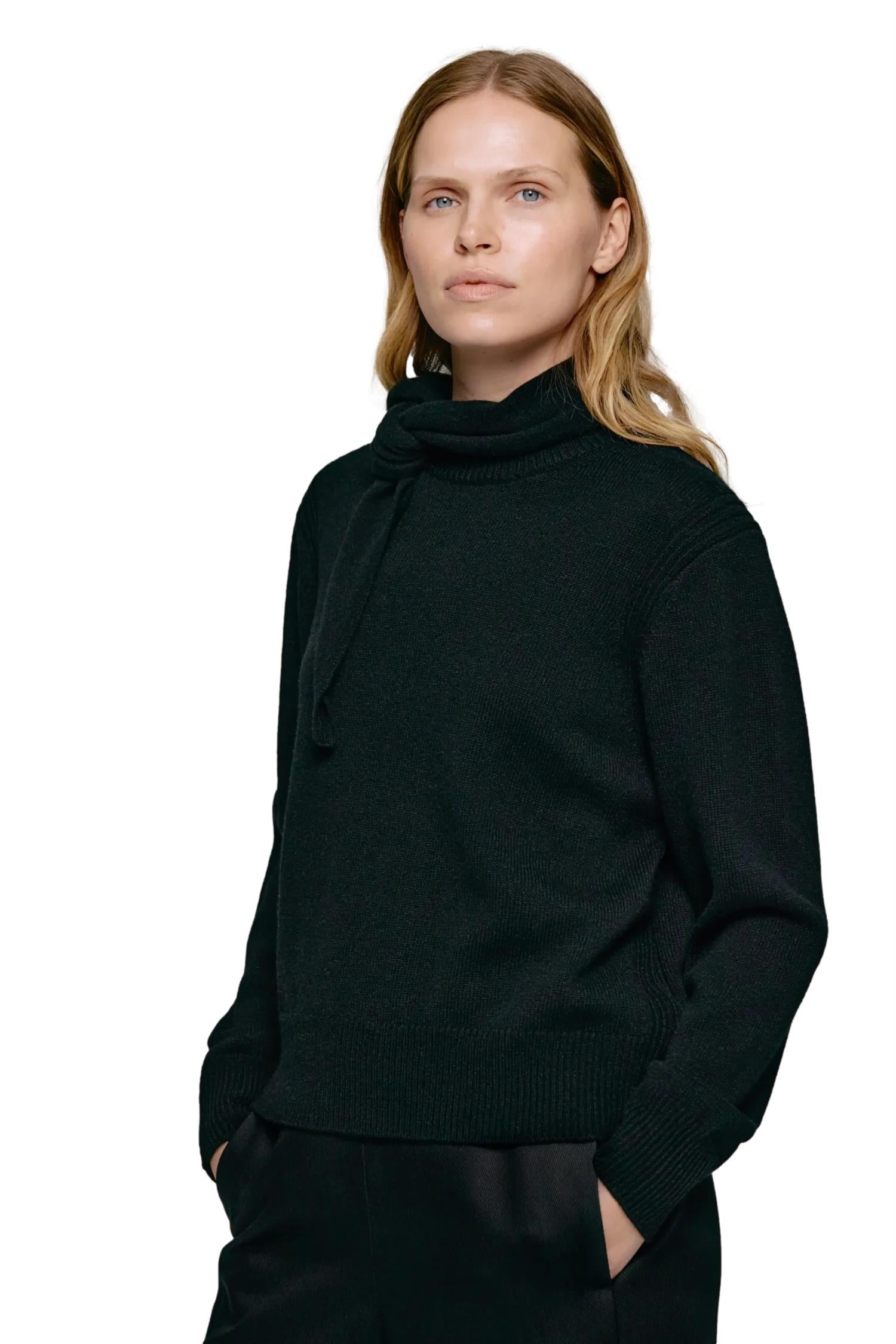 Julie Josephine Alma Sweater Genser Sort - modostore.no