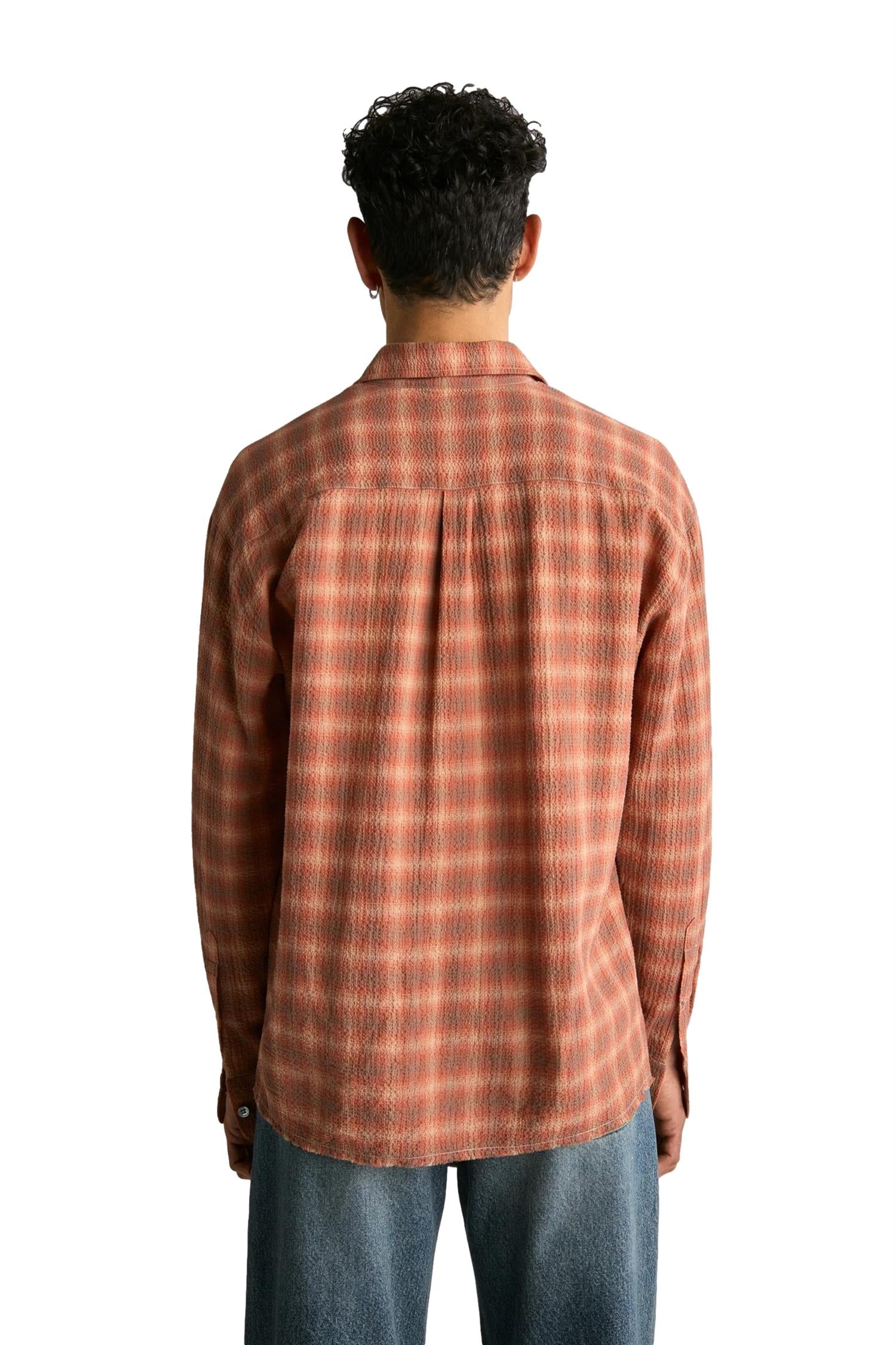 Oransje Livid Keen skjorte med mønster, langermet og casual design, for menn eller kvinner.