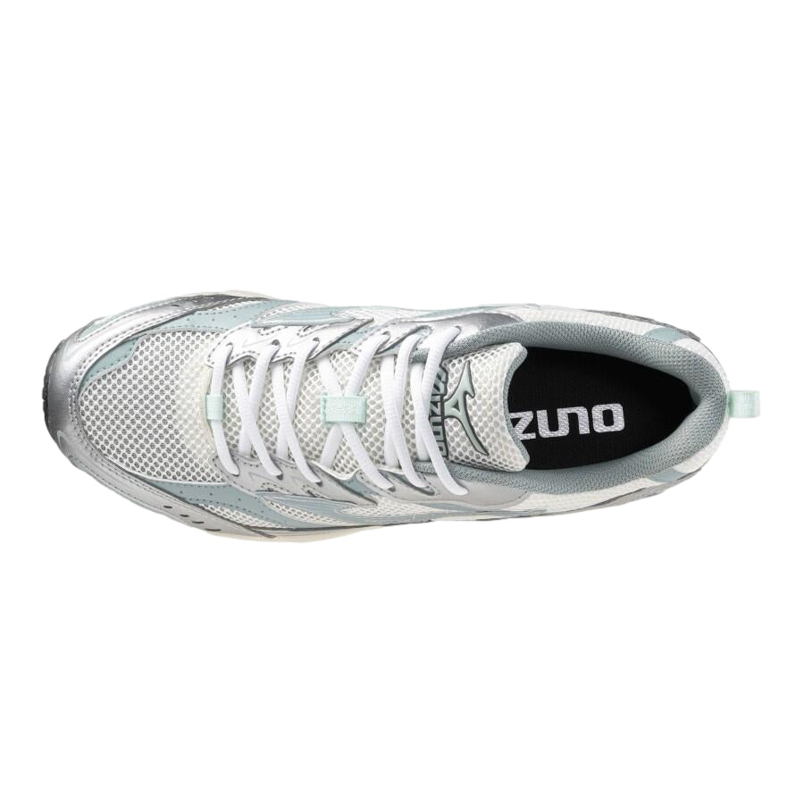 Mizuno MXR løpesko i hvit og blå med ventilasjon og støtdemping, designet for komfort og ytelse.