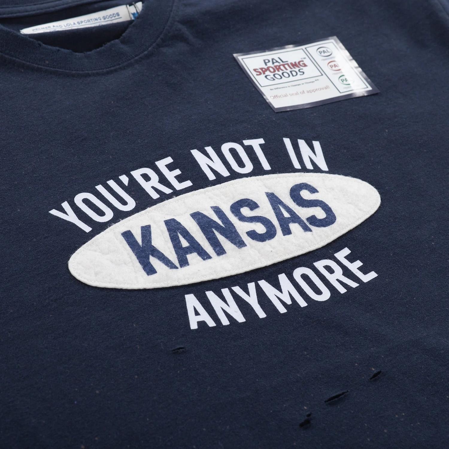 Navy PAL Kansas T-skjorte med trykk, komfortabel bomullsdesign, synlig på hvit bakgrunn.