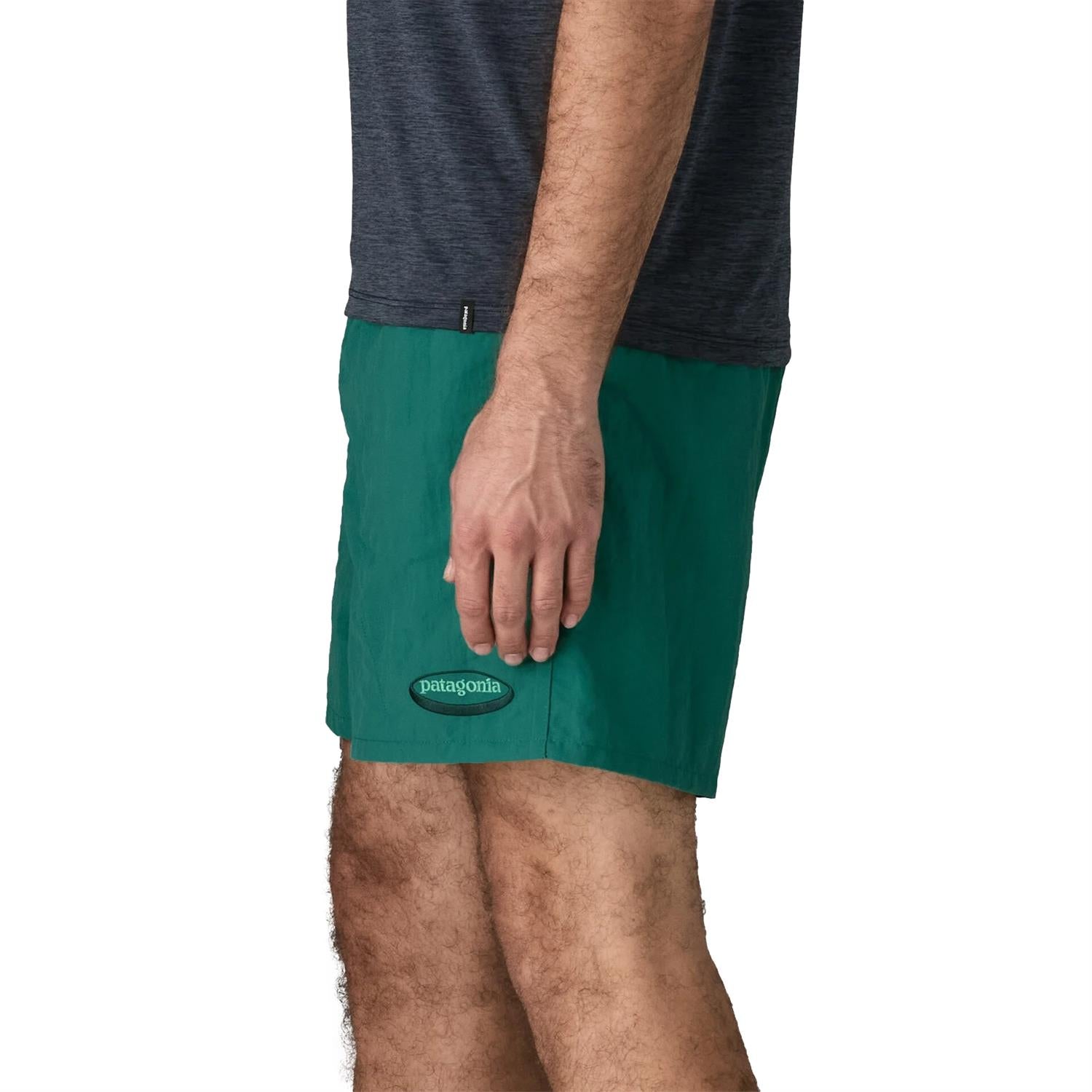 Patagonia herre Baggies shorts 5 tommer med oval logo i sjøgrønn, komfortabelt og lett stoff for sommerbruk