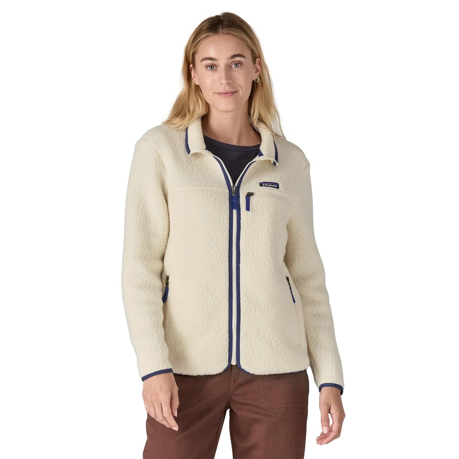 Patagonia dames Retro Pile jakke i naturlig off-white farge, varm og myk med klassisk design og komfortabel passform
