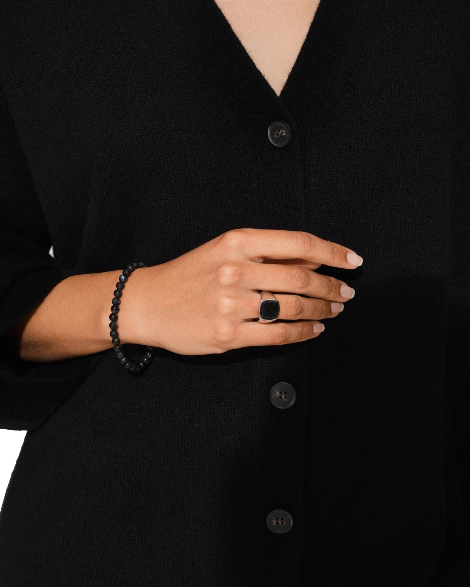 Tom Wood Cushion Larvikite Ring Sølv / Sort - modostore.no