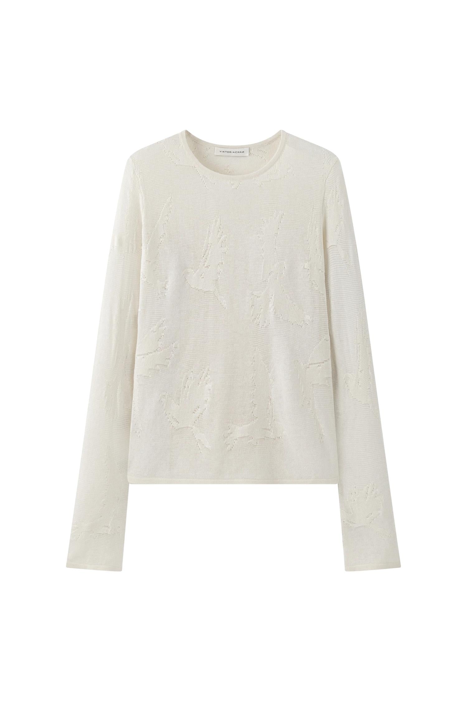 Viktoria Chan Hermoni langermet strikkegenser i off-white, komfortabel og stilfull for hverdagsbruk.