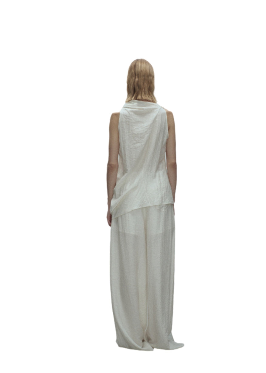 Viktoria Chan Liberty Skewed Tank Topp i off-white, casual og stilfull, med løs passform og mykt stoff.