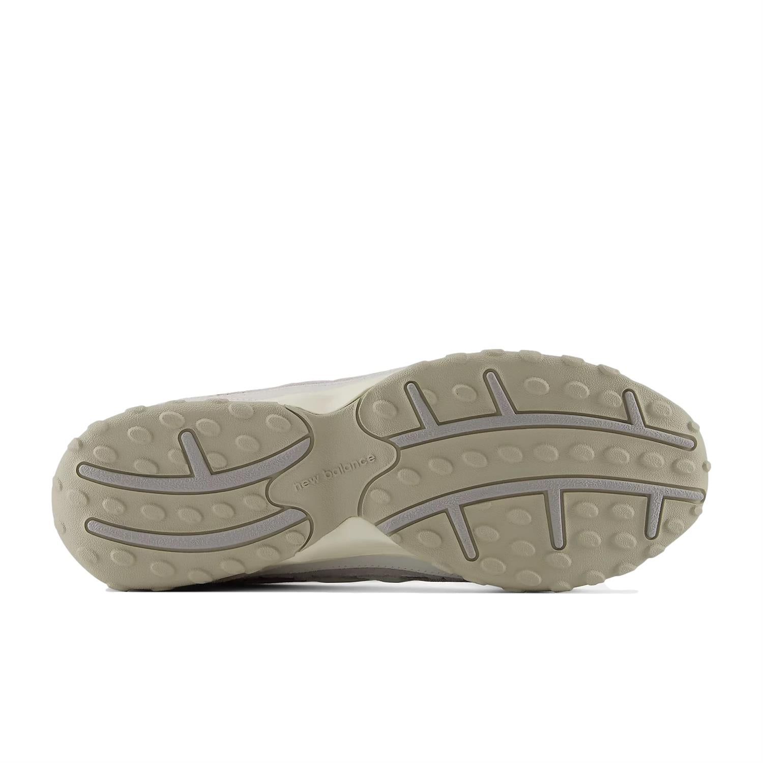 New Balance 204L 6A6 refleksjonsko med lilla og grå farger, synlig med refleksdetaljer og komfortabel sko for trening eller hverdag