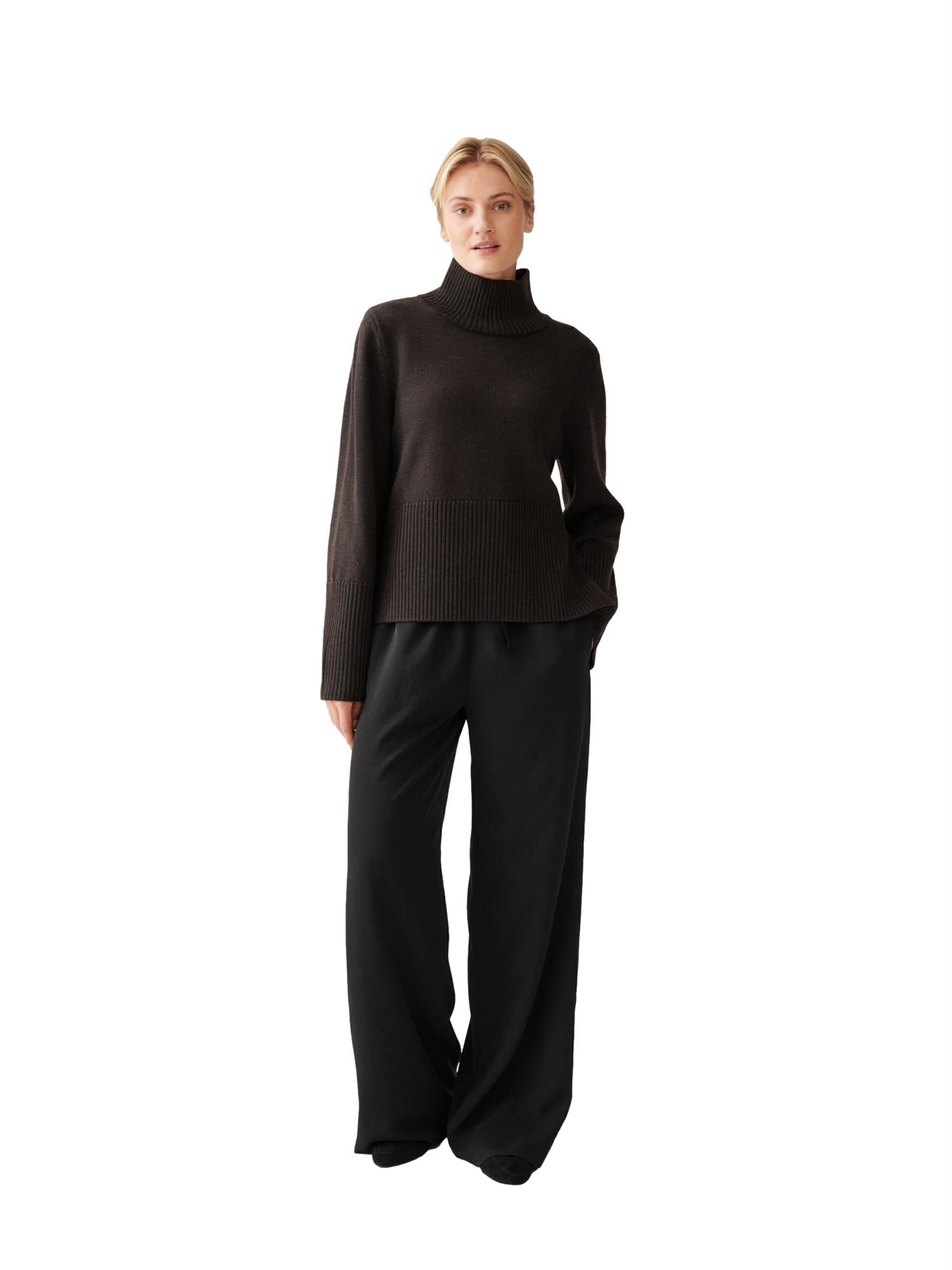 Julie Josephine High Neck Wool Sweater Genser Mørkebrun