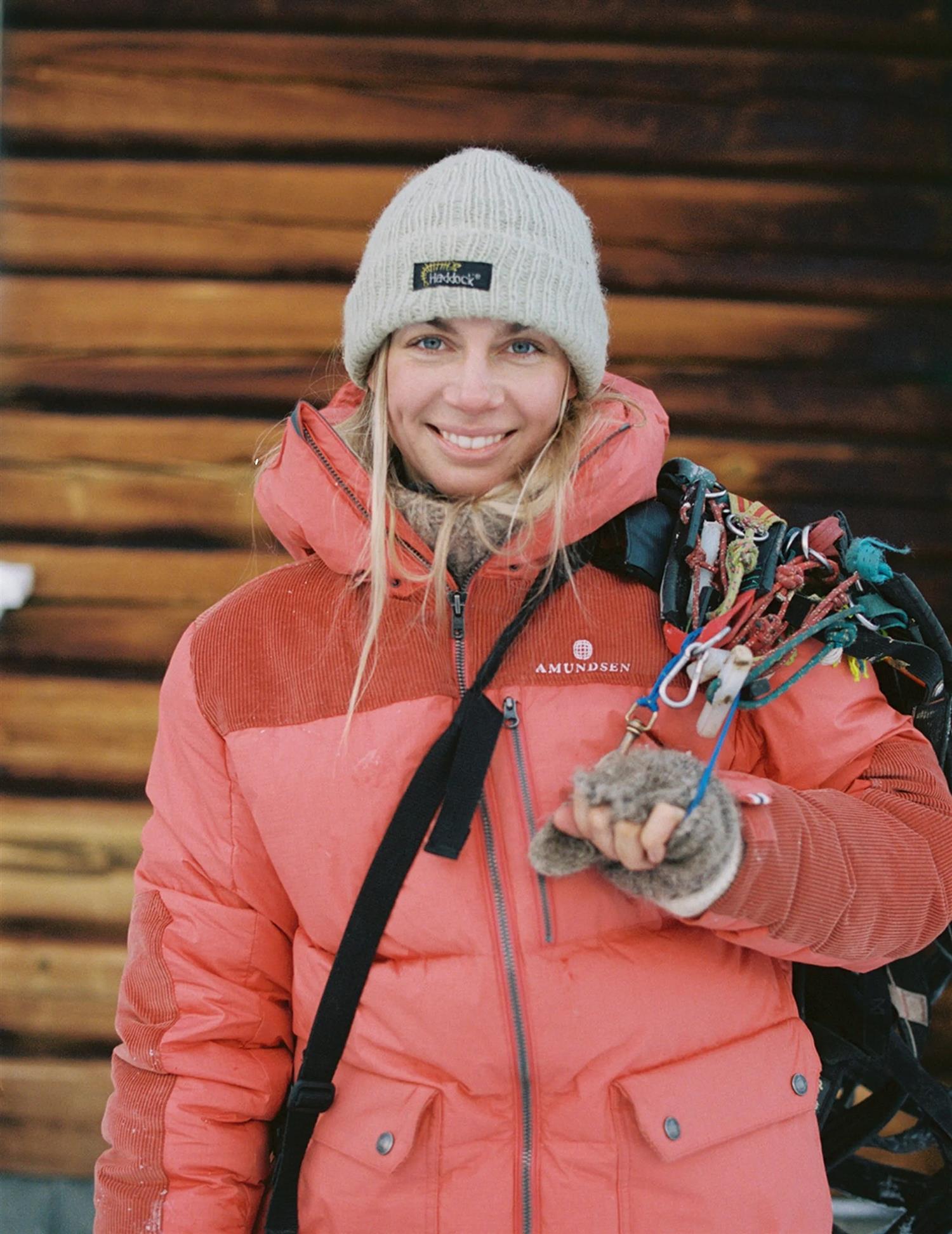 Amundsen Groomer Jacket Womens Jakke Rød - modostore.no