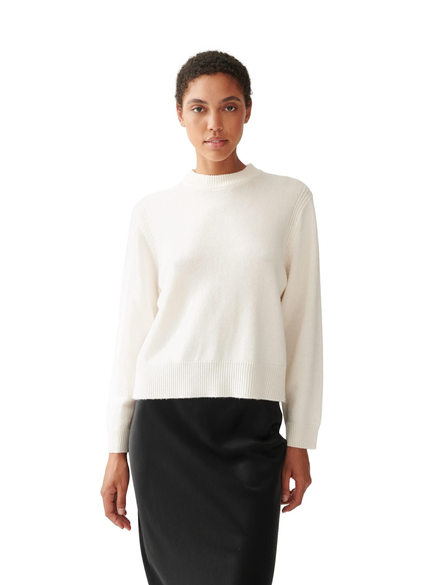 Julie Josephine Classic Roundneck Sweater Genser Hvit - modostore.no