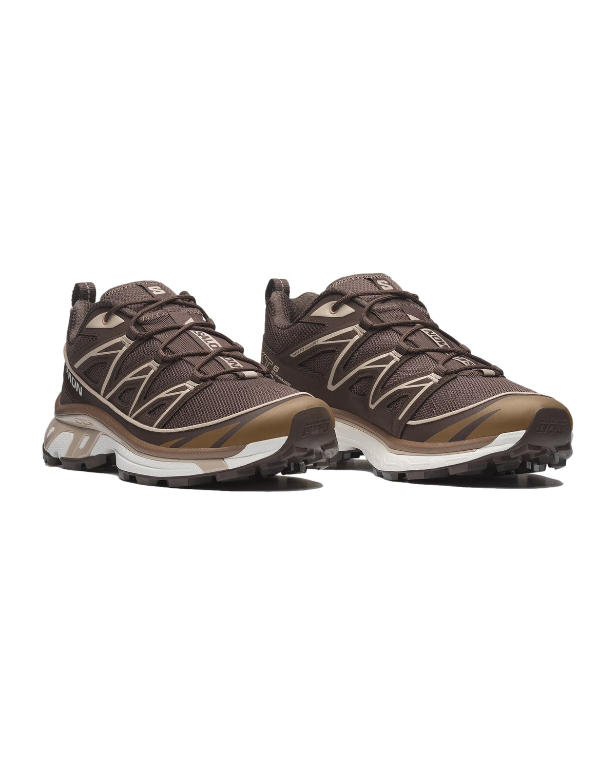 Salomon XT-6 Expanse fjellsko i brun og hvit, med robuste design og komfortabel passform for utendørs bruk